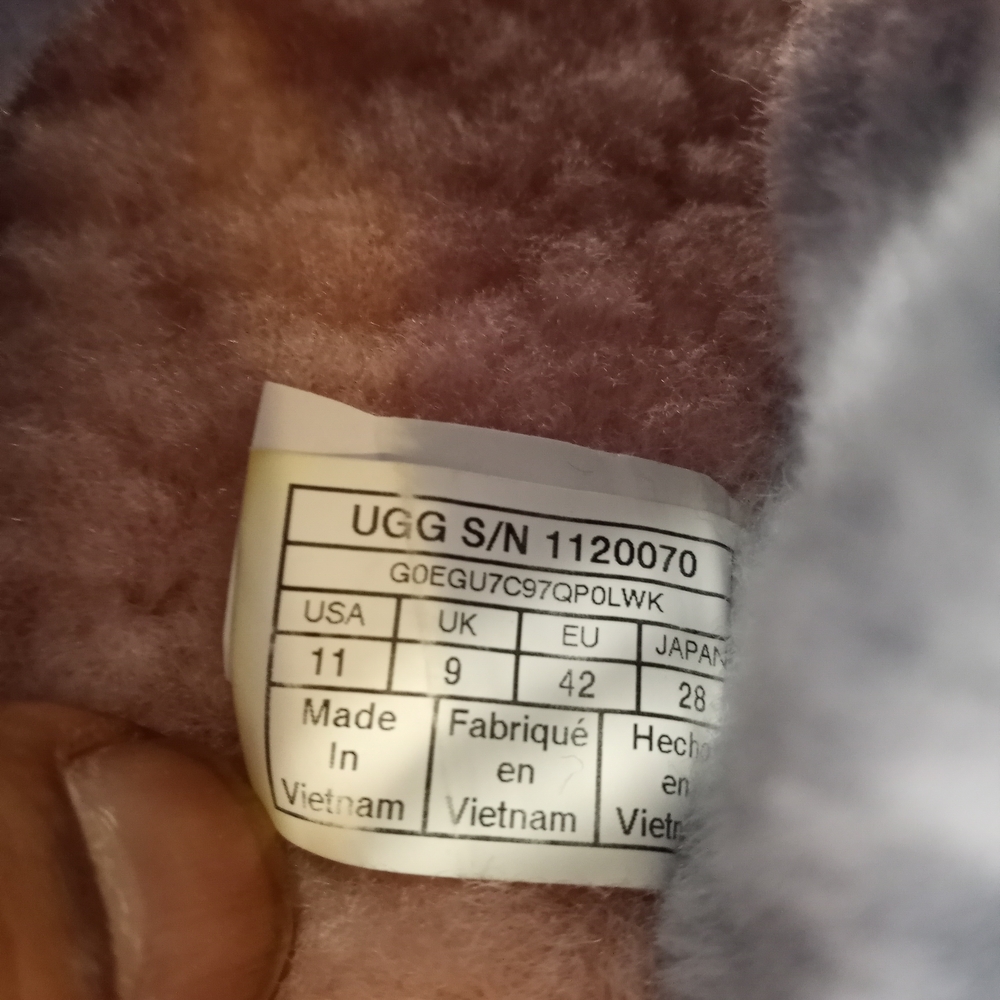 UGG Women's Pastel Fluffy Slippers Size 11 - Picture 5 of 11